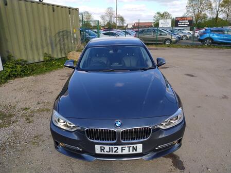 BMW 3 SERIES 2.0 320i Luxury Saloon