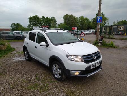 DACIA SANDERO STEPWAY 0.9 Stepway Laureate TCe 90